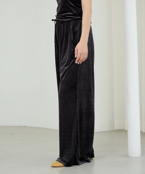 IENA LA BOUCLE(イエナラブークル)の「IENA LA BOUCLEトリアセベロアイージーワイドパンツ(その他パンツ・レディース・ブラウン/ホワイト/ブラック・40/38/36/34)」の8枚目の写真