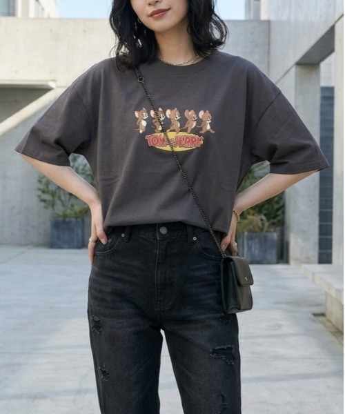 Tom&Jerry(トムアンドジェリー)の「【TOM & JERRY/トムとジェリー】キャラクタープリント半袖Tシャツ(WIDEシルエット)(Tシャツ/カットソー・レディース・スミクロ/オフホワイト/カーキ/オートミール・LARGE/MEDIUM)」の19枚目の写真