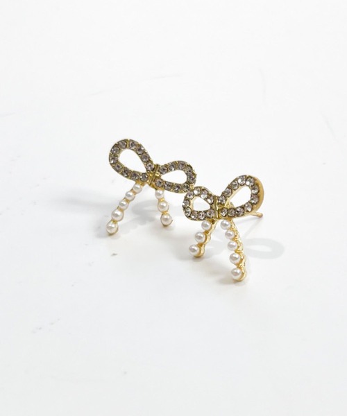 yu-ka(ユーカ)の「YU-KA:リボンパールミニピアス Ribbon Pearl Mini Earrings(ピアス(両耳用)・レディース・ゴールド・FREE)」の2枚目の写真