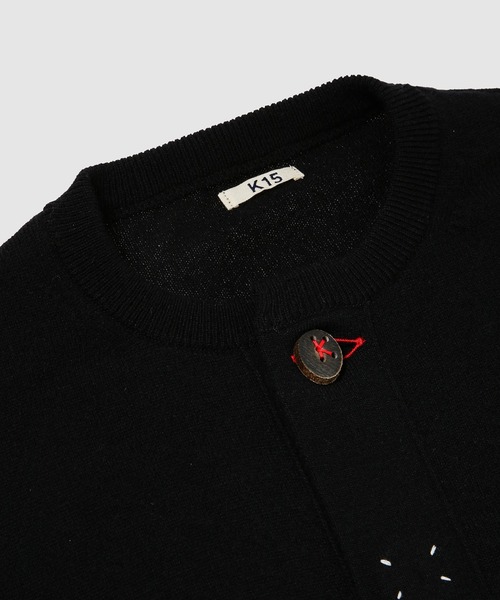 KHOKI(コッキ)の「Wool knit cardigan(カーディガン/ボレロ・メンズ・グレー/レッド/ブラック・3/2)」の7枚目の写真