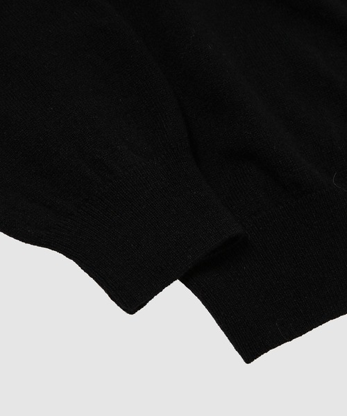 KHOKI(コッキ)の「Wool knit cardigan(カーディガン/ボレロ・メンズ・グレー/レッド/ブラック・3/2)」の8枚目の写真