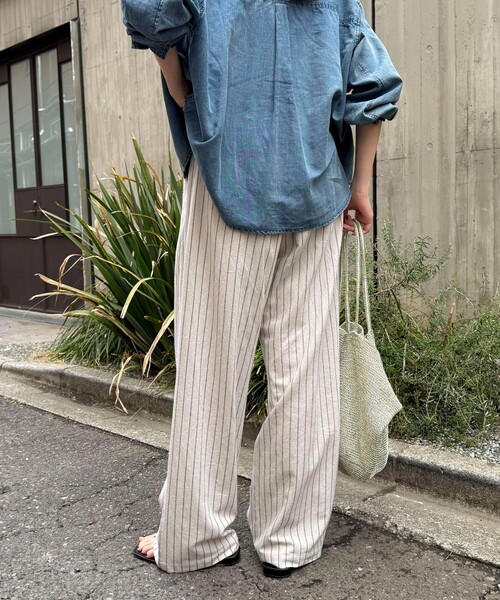 fredy emue(フレディエミュ)の「ストライプセミワイドタックパンツ(その他パンツ・レディース・ベージュ系その他/ブラウン系その他/ブラック系その他・36/38)」の11枚目の写真