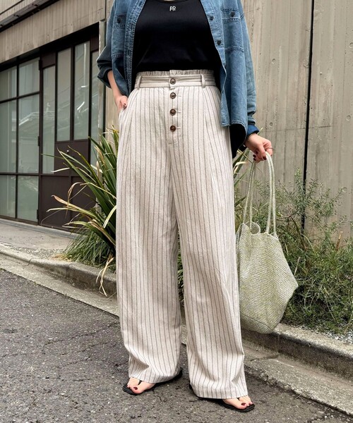 fredy emue(フレディエミュ)の「ストライプセミワイドタックパンツ(その他パンツ・レディース・ベージュ系その他/ブラウン系その他/ブラック系その他・36/38)」の12枚目の写真