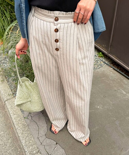 fredy emue(フレディエミュ)の「ストライプセミワイドタックパンツ(その他パンツ・レディース・ベージュ系その他/ブラウン系その他/ブラック系その他・36/38)」の13枚目の写真
