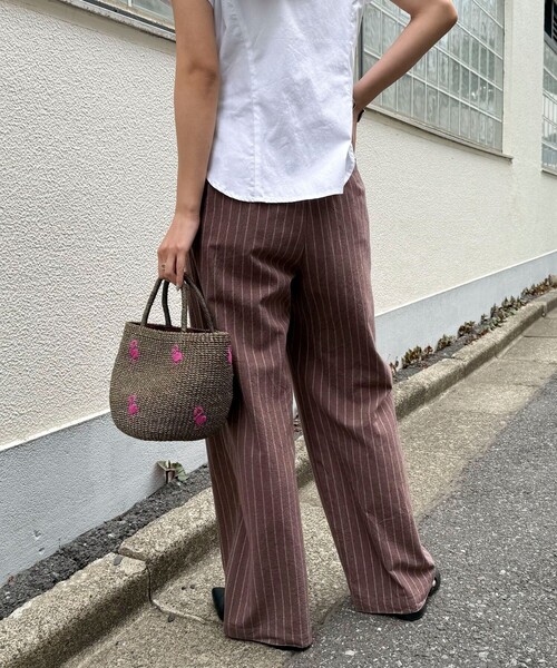 fredy emue(フレディエミュ)の「ストライプセミワイドタックパンツ(その他パンツ・レディース・ベージュ系その他/ブラウン系その他/ブラック系その他・36/38)」の17枚目の写真