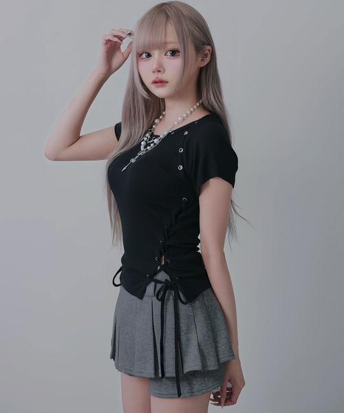 Diable baiser(ディアブルベーゼ)の「Y2Kベルト付プリーツミニスカパンボトム(スカート・レディース・ブラック/グレー・LL/LARGE/MEDIUM)」の3枚目の写真