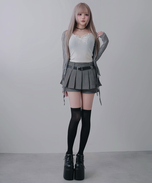 Diable baiser(ディアブルベーゼ)の「Y2Kベルト付プリーツミニスカパンボトム(スカート・レディース・ブラック/グレー・LL/LARGE/MEDIUM)」の5枚目の写真