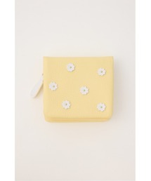 HASHIBAMI（ハシバミ）の「スモールフラワー ハーフウォレット（財布）」