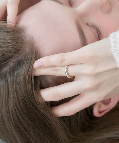 HALDEN(ハルデン)の「textured band ring (R019_gold)(リング・レディース・その他・FREE)」の3枚目の写真