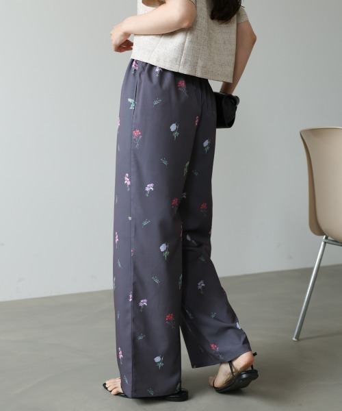 Bab(バブ)の「【選べるサイズ展開】フラワープリントパンツ(その他パンツ・レディース・グレー/ブラック・M/S)」の5枚目の写真