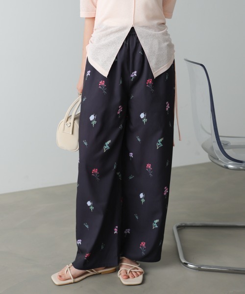 Bab(バブ)の「【選べるサイズ展開】フラワープリントパンツ(その他パンツ・レディース・グレー/ブラック・M/S)」の16枚目の写真