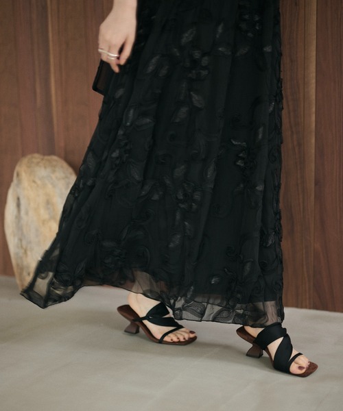 LAULEN(ローレン)の「twist asymmetric heel mules /ツイストアシンメトリーヒールミュール(サンダル・レディース・ブラウン/ベージュ/ブラック・23cm/24cm/25cm)」の22枚目の写真