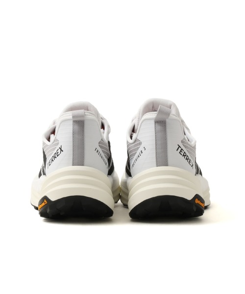 adidas(アディダス)の「adidas TERREX FREEHIKER 3 LOW GTX / アディダス テレックス フリーハイカー 3 ロー GTX(スニーカー・メンズ・ホワイト・25.5cm/26.0cm/26.5cm/27.0cm/27.5cm/28.0cm/28.5cm/29.0cm)」の4枚目の写真