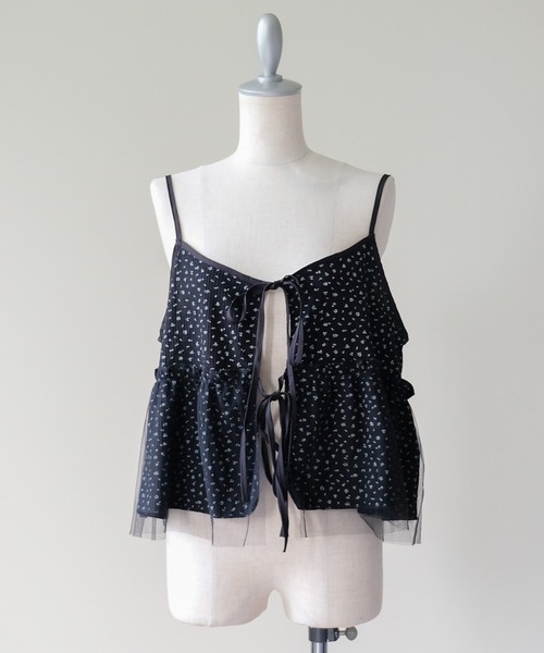 DOLLUPOOPS(ドールアップウップス)の「Floral Thermal Ribbon Camisole(フラワーサーマルリボンキャミソール)(キャミソール・レディース・グレー/ブラック/オフホワイト・FREE)」の2枚目の写真