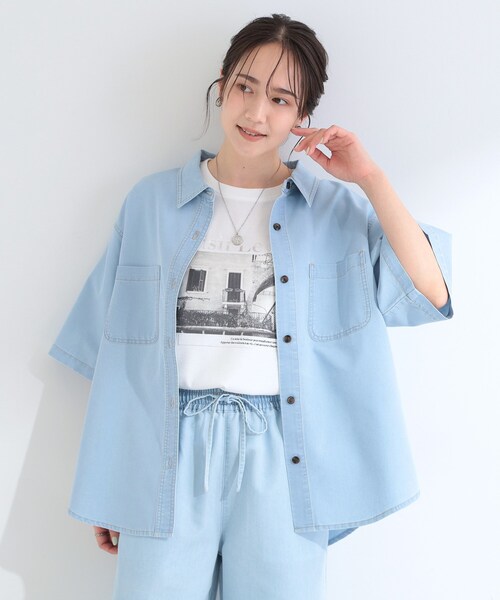 SHOO・LA・RUE（シューラルー）の「【セットアップ可/S-LL】ライトオンスデニム 5分袖シャツ（シャツ/ブラウス・レディース・ブラック/ライトブルー/ネイビー・01/02/03/04）」の20枚目の写真