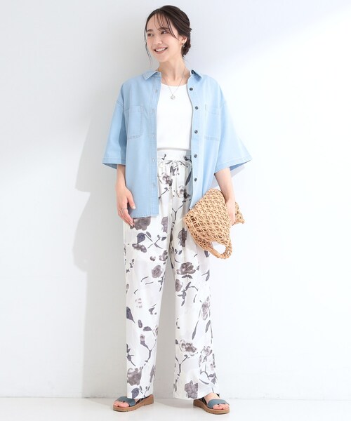 SHOO・LA・RUE（シューラルー）の「【セットアップ可/S-LL】ライトオンスデニム 5分袖シャツ（シャツ/ブラウス・レディース・ブラック/ライトブルー/ネイビー・01/02/03/04）」の19枚目の写真
