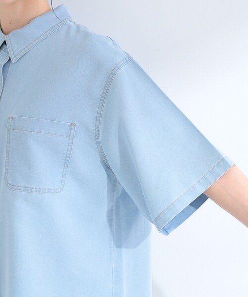 SHOO・LA・RUE（シューラルー）の「【セットアップ可/S-LL】ライトオンスデニム 5分袖シャツ（シャツ/ブラウス・レディース・ブラック/ライトブルー/ネイビー・01/02/03/04）」の6枚目の写真