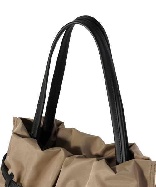 VIOLAd'ORO(ヴィオラドーロ)の「VIOLAd’ORO (ヴィオラドーロ) ナイロンギャザーBAG/BIANCA/Lサイズ/V-2294(トートバッグ・レディース・ベージュ/ブラック/チャコールグレー・F)」の6枚目の写真