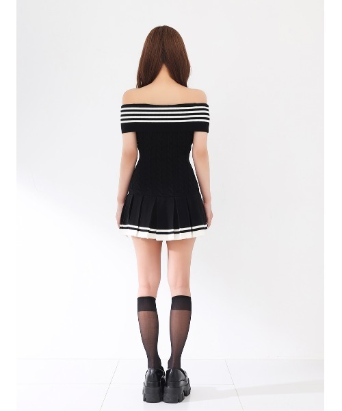 Darich(ダーリッチ)の「オフショルリボンラインプリーツニットミニワンピース(ワンピース・レディース・ピンク/ブラック/アイボリー・FREE/FL)」の9枚目の写真