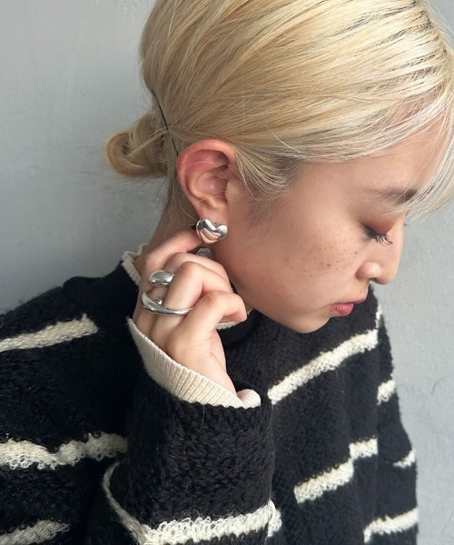 PHILIPPE AUDIBERT（フィリップ オーディベール）の「[PHILIPPE AUDIBERT/フィリップ オーディベール] WANDA ハートモチーフ シルバーピアス（ピアス（両耳用）・レディース・シルバー・ONE SIZE）」の5枚目の写真