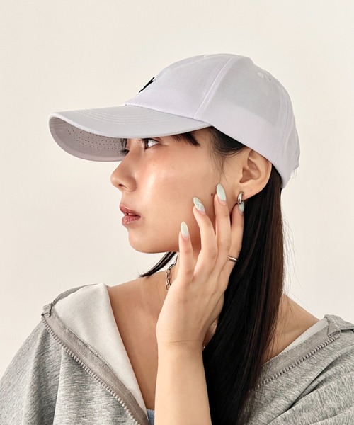 wears（ウェアーズ）の「８色展開 フロントワンポイントロゴキャップ ベースボールキャップ（キャップ・レディース・ベージュ/グレー/グリーン/ブラック/ホワイト/アイボリー/レッド/ブラウン・FREE）」の14枚目の写真