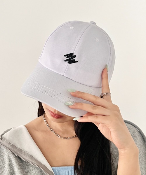 wears（ウェアーズ）の「８色展開 フロントワンポイントロゴキャップ ベースボールキャップ（キャップ・レディース・ベージュ/グレー/グリーン/ブラック/ホワイト/アイボリー/レッド/ブラウン・FREE）」の9枚目の写真