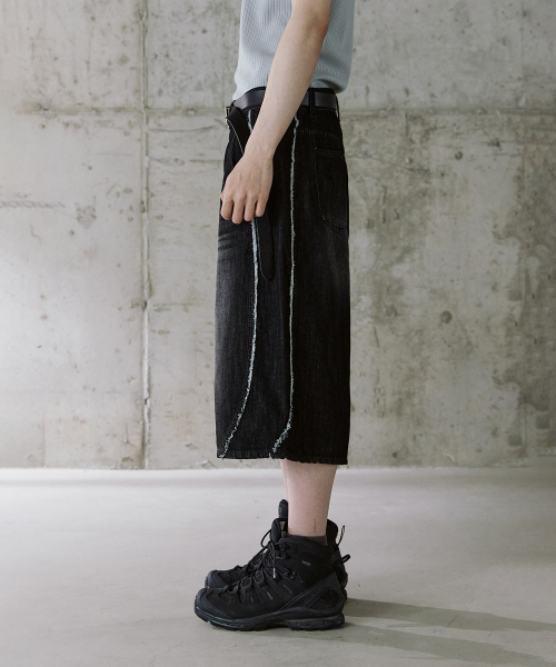 P.IN.O(ピインオ)の「カットオフバミューダデニムパンツ - ブラック(その他パンツ・メンズ・その他・SMALL/MEDIUM/LARGE/X-LARGE)」の3枚目の写真