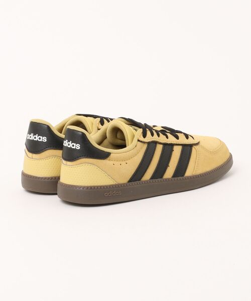 adidas(アディダス)の「adidas アディダス BREAKNET SLEEK SUEDE レディーススニーカー ロープロファイル(ブレイクネットスリークスエード) KK2229 パイライト/コアブラック/ガム(スニーカー・レディース・ベージュ・25.0cm/24.5cm/24.0cm/23.5cm/23.0cm)」の2枚目の写真