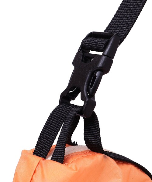 SHIPS any(シップス エニィ)の「COBMASTER: CORDURA(R) パッカブル スクエア 2WAY ショルダーバッグ(トートバッグ・メンズ・ブラック/オレンジ/ライトブルー/ホワイト・ONE SIZE)」の9枚目の写真