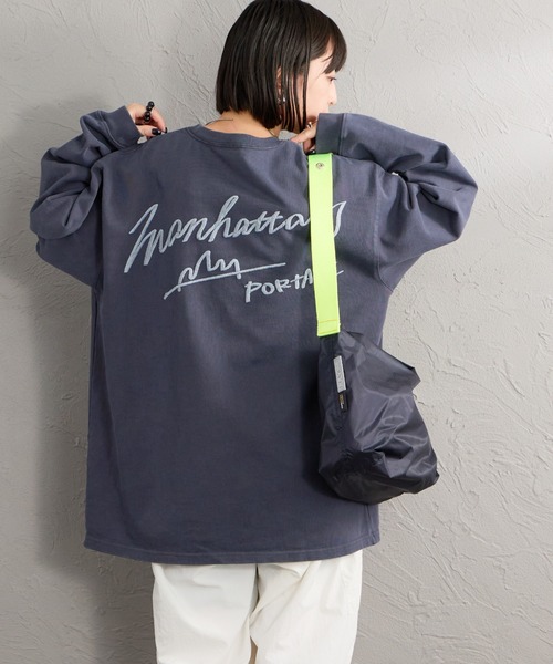 Manhattan Portage（マンハッタンポーテージ）の「[MANHATTAN PORTAGE/マンハッタンポーテージ] 別注 ピグメント染め 手描き風ロゴ刺繍ロングスリーブTシャツ（Tシャツ/カットソー・レディース・チャコール/グレー/アイボリー・XL/M/L/S）」の16枚目の写真
