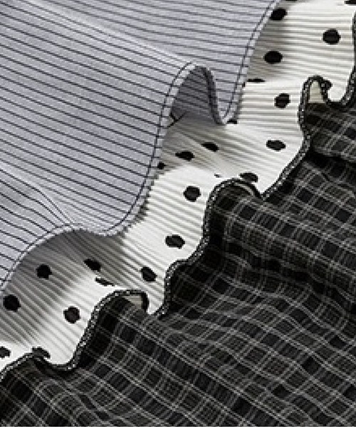 les fees love filles(レフェラブフィユ)の「Patchwork Check Tiered Ruffle Long Skirt(スカート・レディース・ブラック・LARGE/MEDIUM/SMALL)」の5枚目の写真