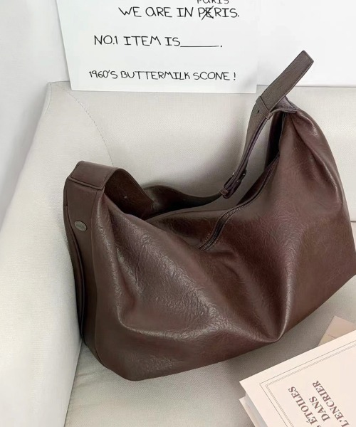 ONEP STAR（ワンピスター）の「くったりフェイクレザーワンショルダーバッグ（ショルダーバッグ・レディース・ブラック/ダークブラウン・FREE）」の9枚目の写真