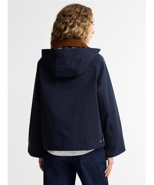 Barbour(バブアー)の「Terrington シャワープルーフジャケット(レディース)(ブルゾン・レディース・ネイビー/ベージュ/オリーブ・8/10)」の17枚目の写真