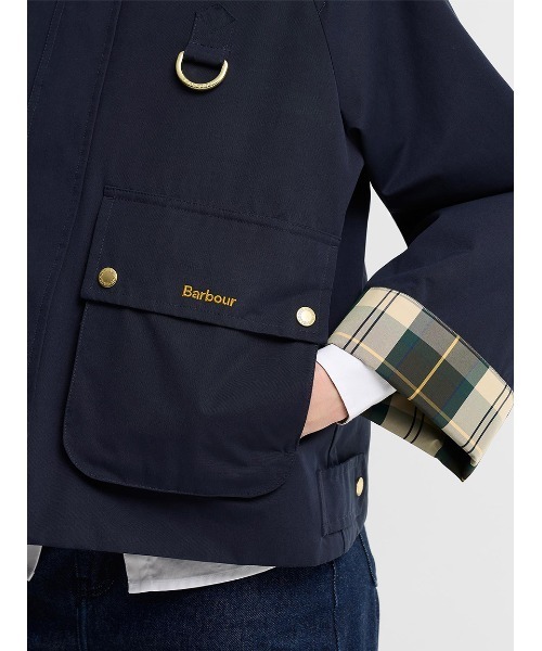 Barbour(バブアー)の「Terrington シャワープルーフジャケット(レディース)(ブルゾン・レディース・ネイビー/ベージュ/オリーブ・8/10)」の19枚目の写真