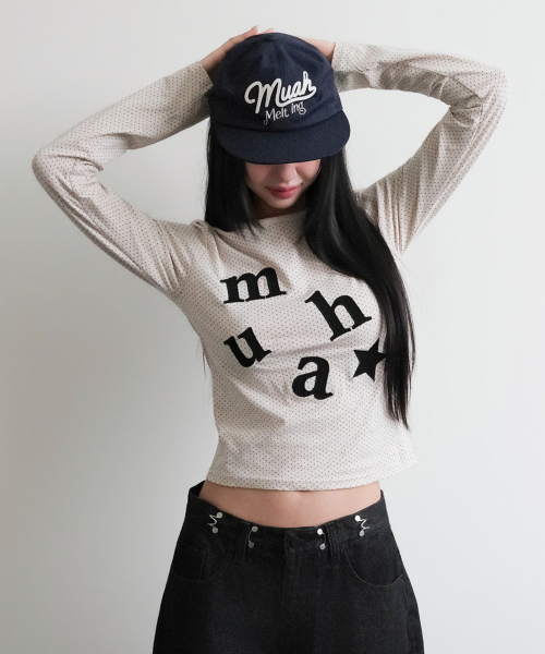 muahmuah（ムーアムーア）の「ドットパッチロゴ 長袖Tシャツ [オートミール]（Tシャツ/カットソー・レディース・その他・FREE）」の2枚目の写真
