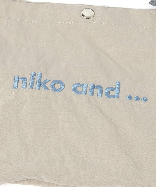 niko and...（ニコアンド）の「ニコロゴパフハンドルミニショルダーバッグ（ショルダーバッグ・レディース・ベージュ/ブラック/その他1・0）」の13枚目の写真