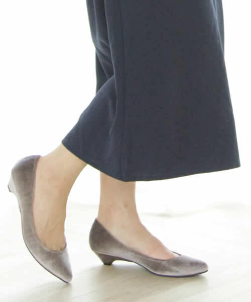 SESTO（セスト）の「ポインテッドトゥローヒールパンプス（パンプス・レディース・ピンク系その他/ブルー系その他/パイソン/グレー/グレー系その他/ブラック系その他/グレー系その他2/ネイビー/ピンク/レッド系その他/レオパード/ブラック・3L/M/S/SS/L/LL）」の5枚目の写真