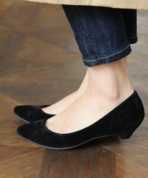 SESTO（セスト）の「ポインテッドトゥローヒールパンプス（パンプス・レディース・ピンク系その他/ブルー系その他/パイソン/グレー/グレー系その他/ブラック系その他/グレー系その他2/ネイビー/ピンク/レッド系その他/レオパード/ブラック・3L/M/S/SS/L/LL）」の2枚目の写真