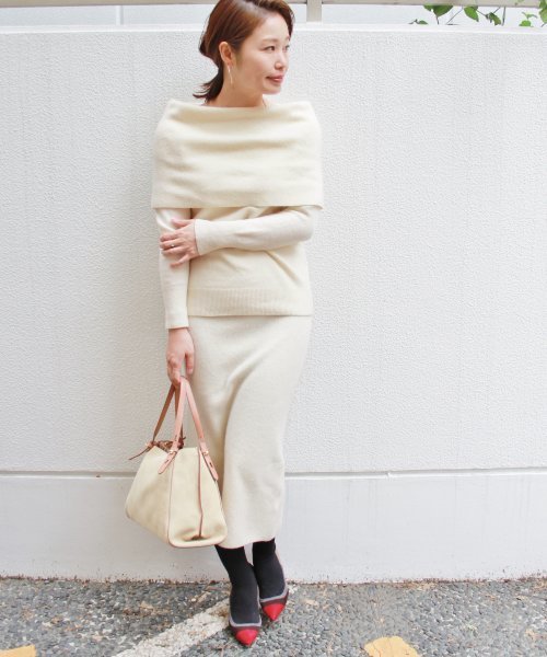 FIGARO Paris（フィガロパリ）の「ジーロンラム オフショルプルオーバー◆（ニット/セーター・レディース・アイボリー/グレー・FREE）」の5枚目の写真