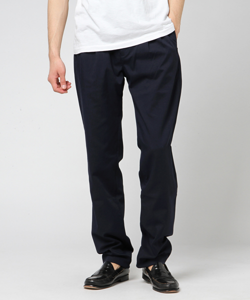 BLACK LABEL CRESTBRIDGE（ブラックレーベル・クレストブリッジ）の「コンフォートツイル ツータックパンツ（その他パンツ・メンズ・オフホワイト/ネイビー・76/82）」の2枚目の写真