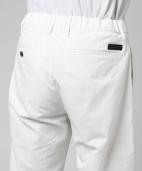 BLACK LABEL CRESTBRIDGE（ブラックレーベル・クレストブリッジ）の「コンフォートツイル ツータックパンツ（その他パンツ・メンズ・オフホワイト/ネイビー・76/82）」の7枚目の写真