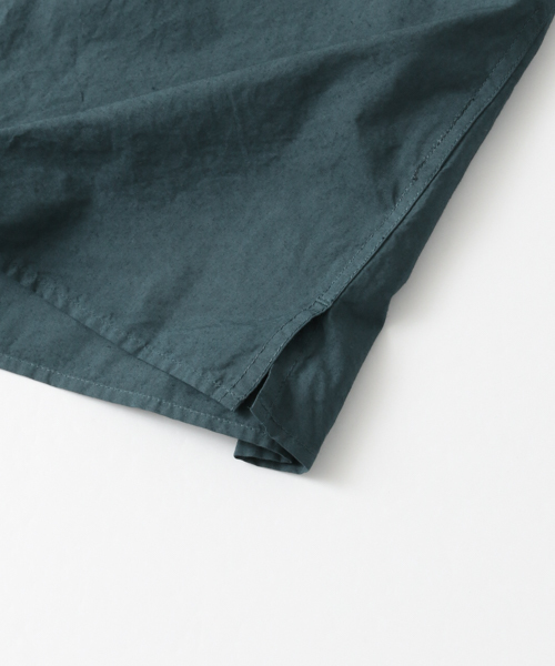 MHL.（エムエイチエル）の「【TVドラマ着用】MHL.×UR  別注C/L POPLIN SHT（シャツ/ブラウス・メンズ・ブルー/カーキ・MEDIUM/LARGE）」の16枚目の写真