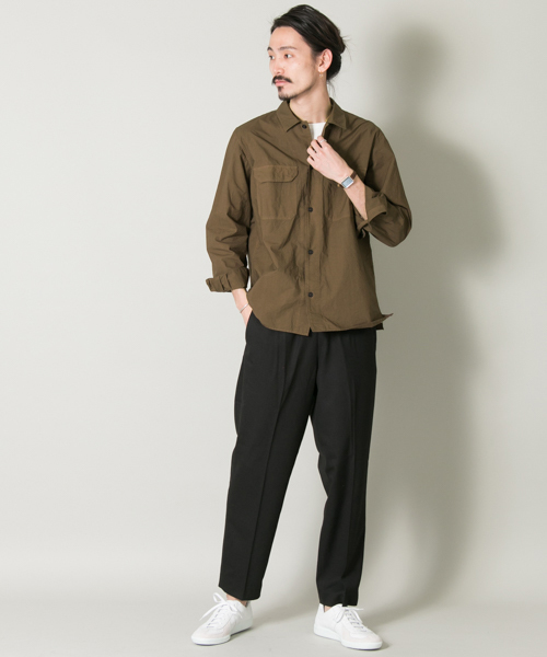 MHL.（エムエイチエル）の「【TVドラマ着用】MHL.×UR  別注C/L POPLIN SHT（シャツ/ブラウス・メンズ・ブルー/カーキ・MEDIUM/LARGE）」の6枚目の写真
