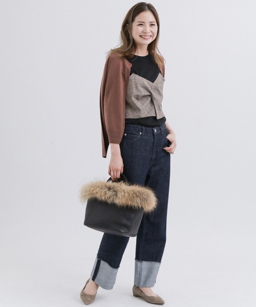 URBAN RESEARCH Sonny Label（アーバンリサーチサニーレーベル）の「ウォッシャブルウールクルーネックカーディガン（カーディガン/ボレロ・レディース・ブラック/ブラウン/グレー/オフホワイト・FREE）」の13枚目の写真