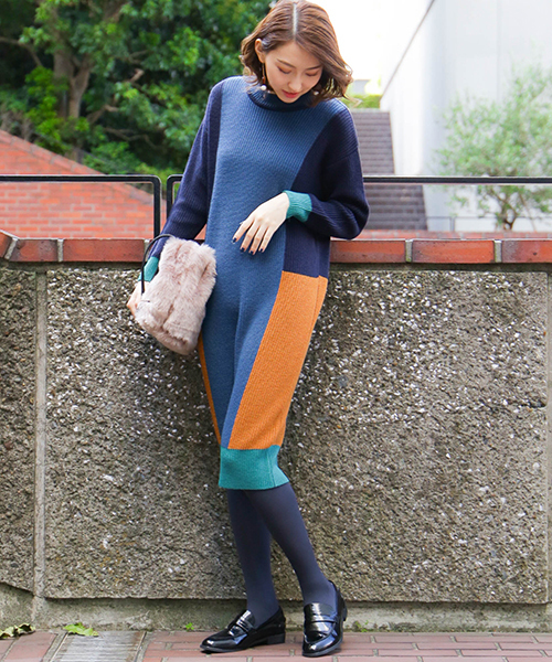 N.(N. Natural Beauty Basic)(エヌエヌナチュラルビューティーベーシック)の「カラーブロックニットワンピース(ワンピース・レディース・レッド/ブルー・MEDIUM)」の2枚目の写真