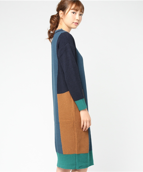 N.(N. Natural Beauty Basic)(エヌエヌナチュラルビューティーベーシック)の「カラーブロックニットワンピース(ワンピース・レディース・レッド/ブルー・MEDIUM)」の3枚目の写真