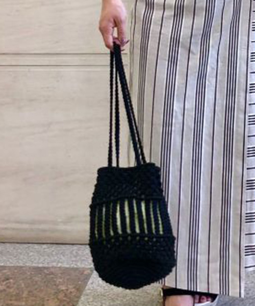 RIVE DROITE(リヴドロワ)の「マクラメバッグ(ショルダーバッグ・レディース・アイボリー/ブラック/ラベンダー・FREE)」の1枚目の写真