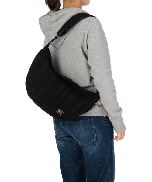 PORTER（ポーター）の「PORTER TANGO BLACK SHOULDER BAG <B印 YOSHIDA SELECT>（ショルダーバッグ・メンズ・ブラック・ONE SIZE）」の14枚目の写真