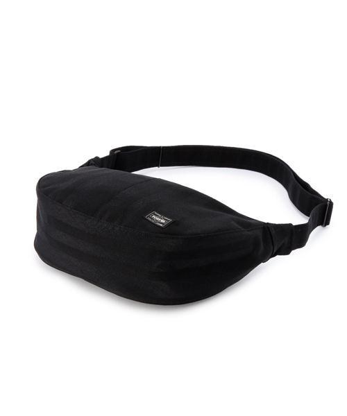 PORTER（ポーター）の「PORTER TANGO BLACK SHOULDER BAG <B印 YOSHIDA SELECT>（ショルダーバッグ・メンズ・ブラック・ONE SIZE）」の4枚目の写真