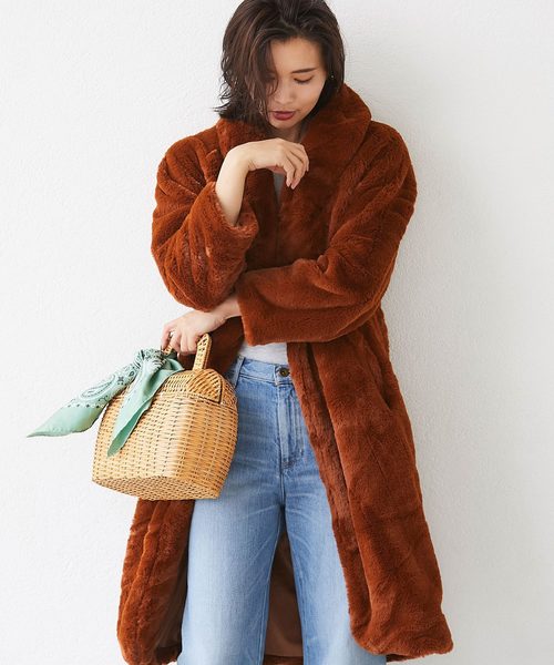 &. NOSTALGIA（アンドドットノスタルジア）の「エコファーロングコート